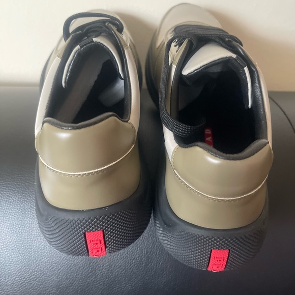 Prada shoes size 10 - Picture 5 of 6